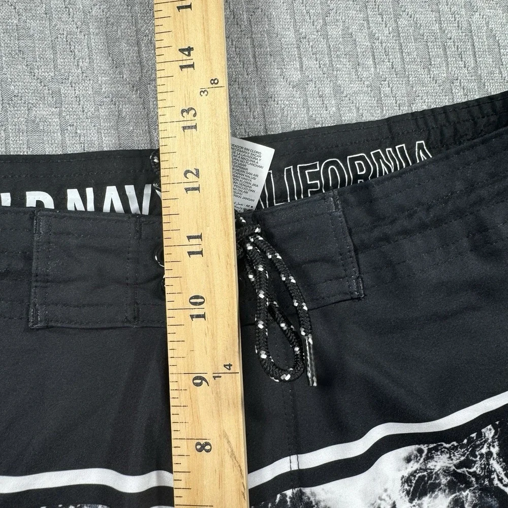 Old Navy Board Shorts Mens 30 Black White Graphic Wave Print Surf Swim Trunks